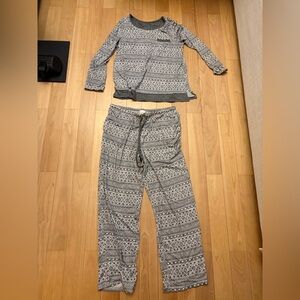 Cuddl Duds Grey Patterned Womens Pajama Set med longSleeve Top & Drawstring Pant